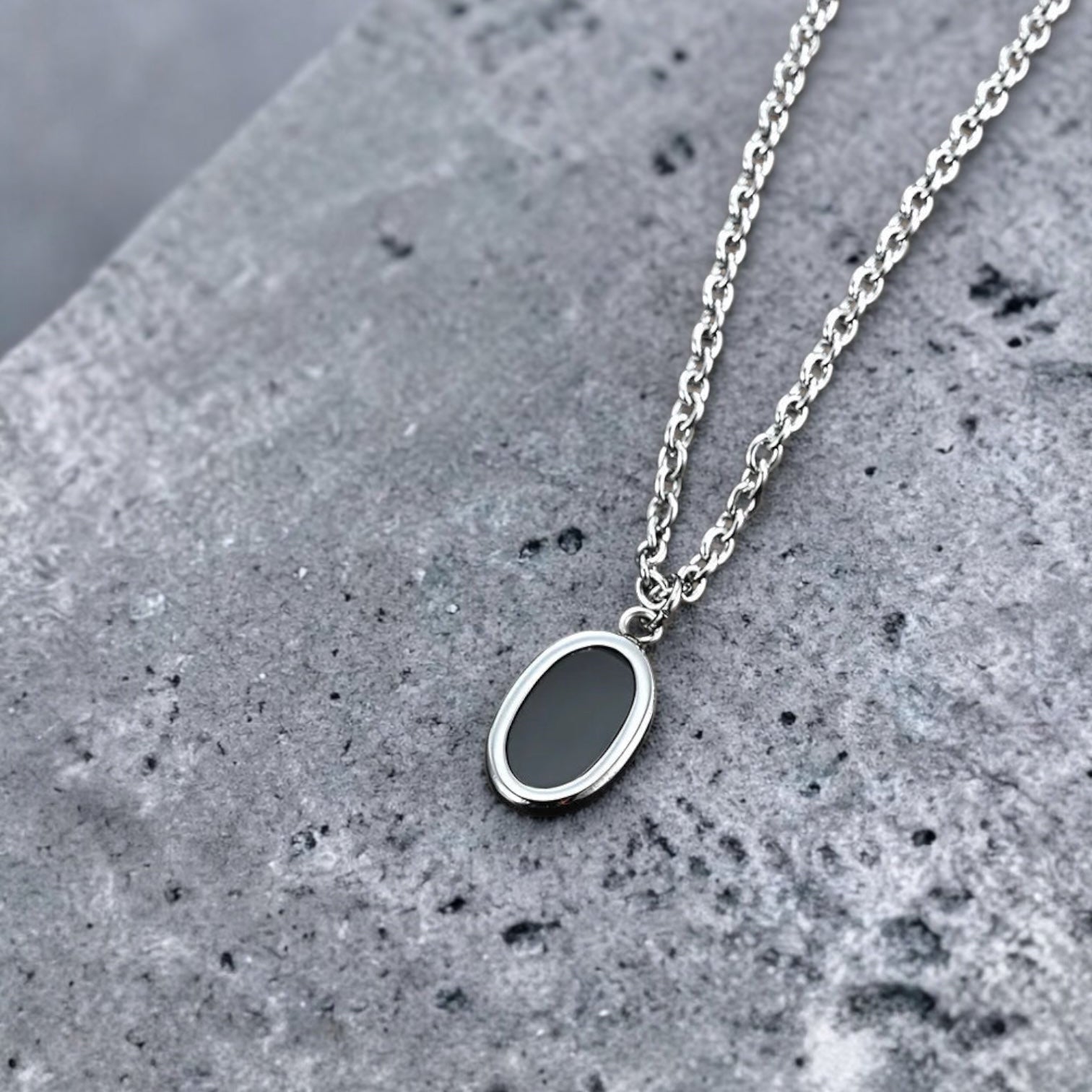Retro Pendant Necklace